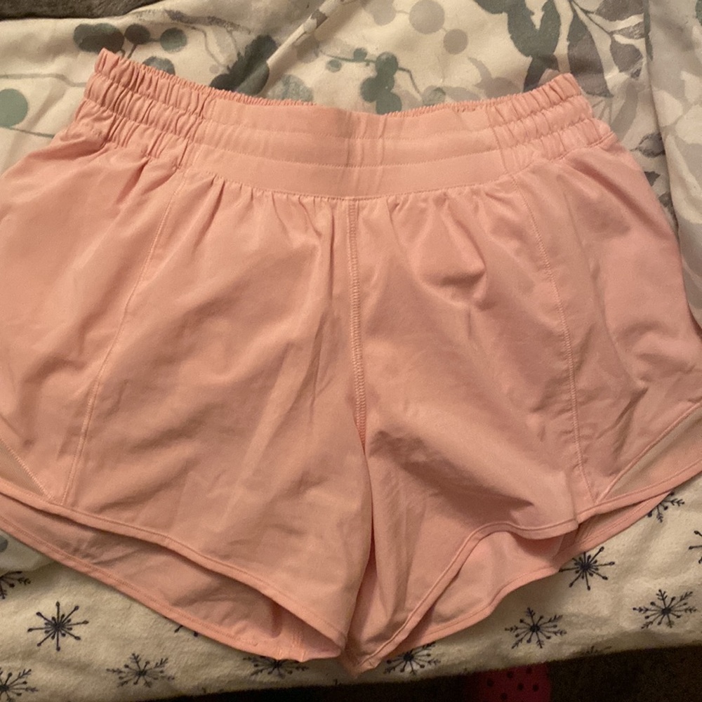 Lululemon Low Rise 2.5” Hotty Hot Shorts